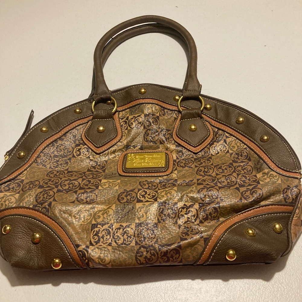 AppleBottom logo purse
